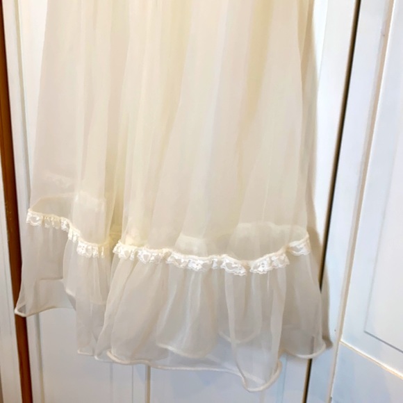 Evette Lingerie - Picture 3 of 9